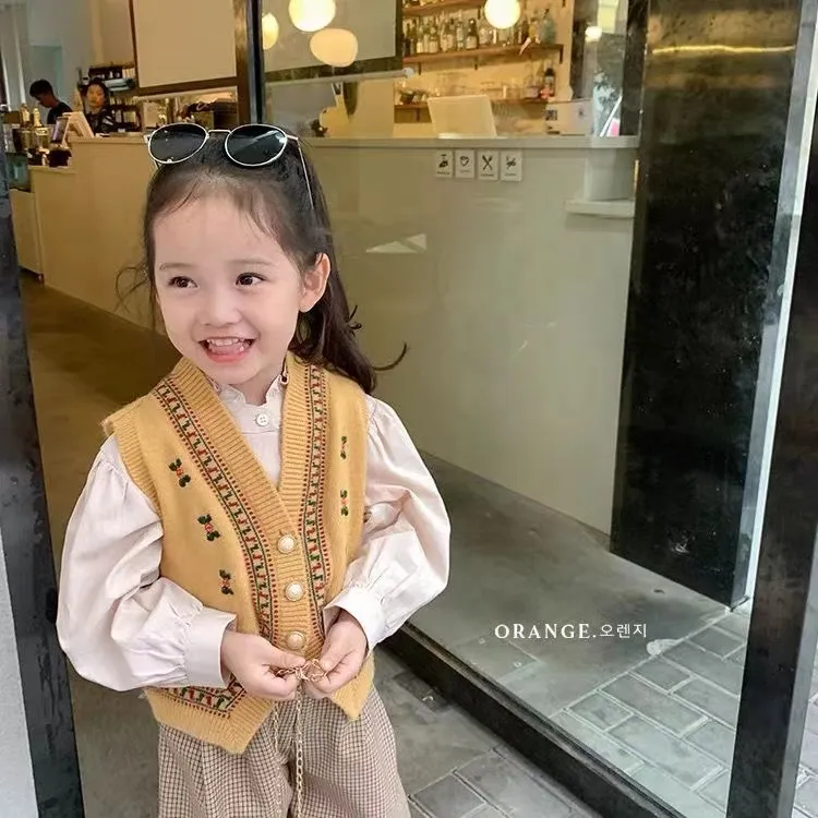 女童针织毛线马甲2025春秋装新款洋气上衣刺绣儿童背心女宝秋季