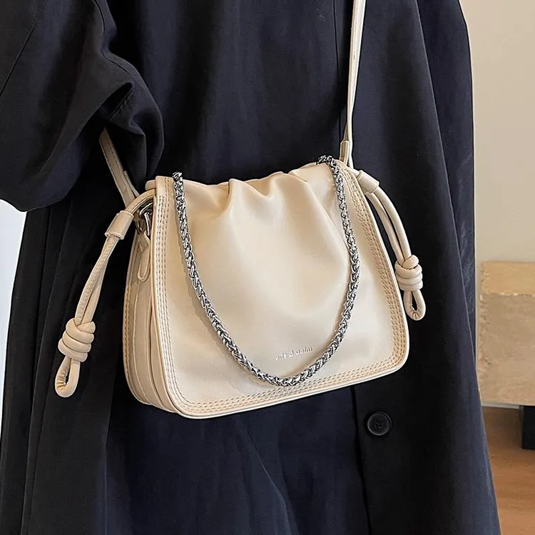 小众设计包包女2023新款时尚高级感褶皱单肩包百搭夏天爆款斜挎包