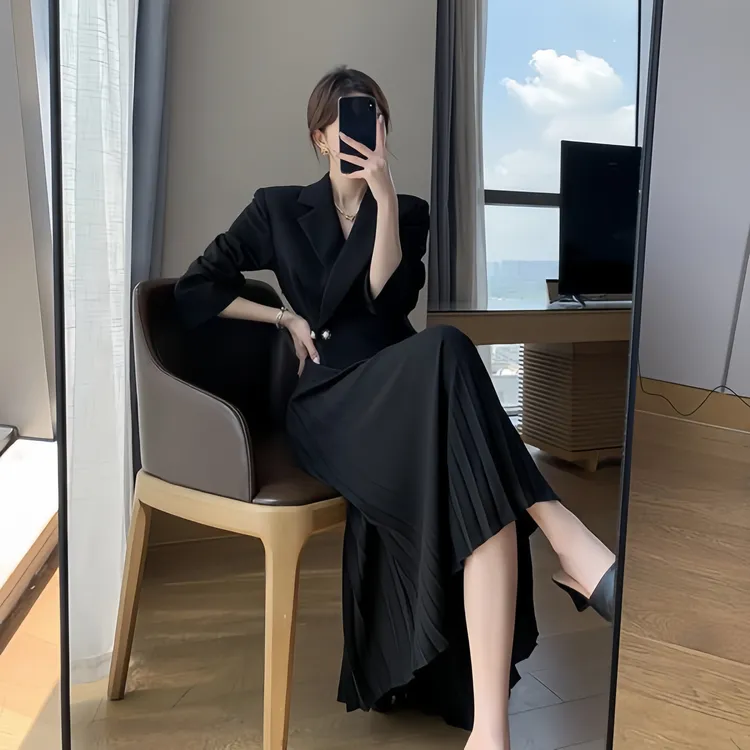 黑色连衣裙女2023秋新款西装领收腰显瘦气质百搭假两件百褶裙