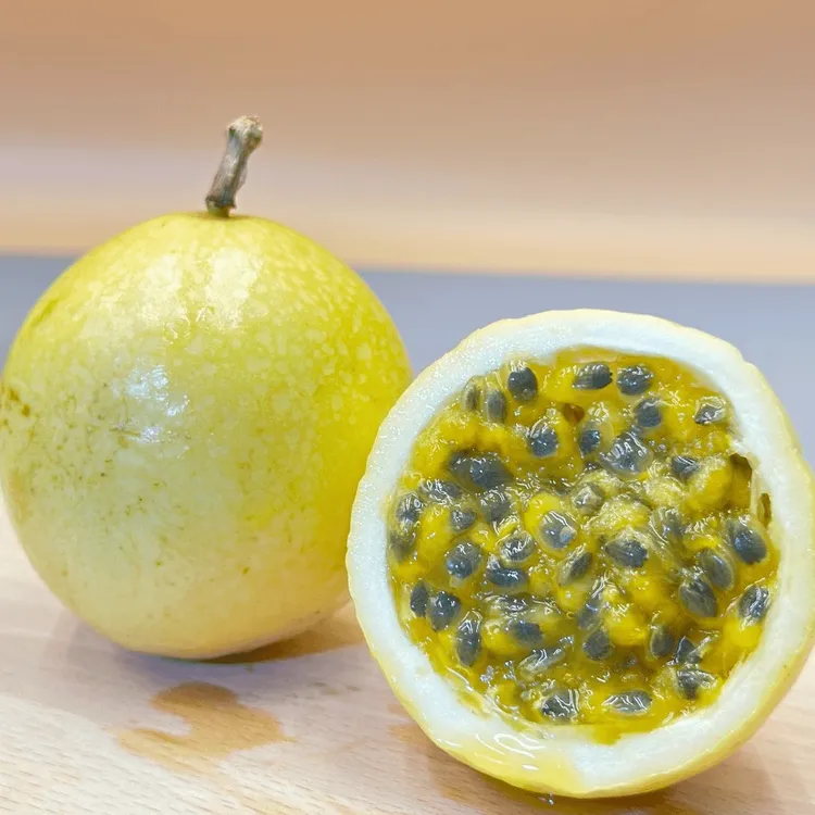 新鲜现摘产地百香果清甜口感广西黄金甜海南钦蜜9号黄皮黄色正宗