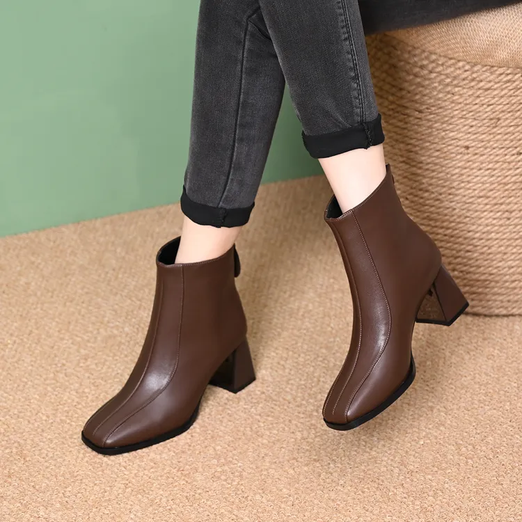 方头高跟短靴女2024新款秋冬季粗跟女鞋软皮小裸靴中跟马丁靴