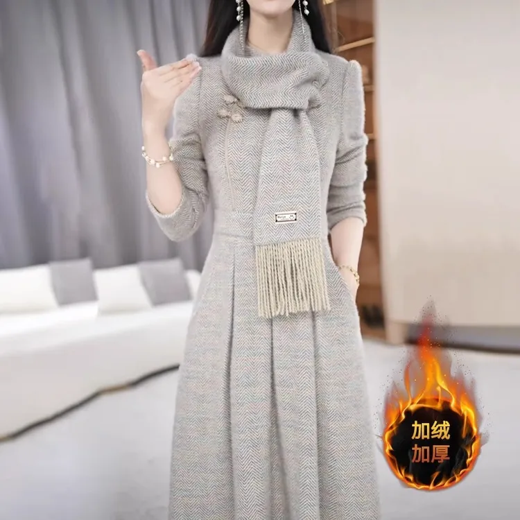 妈妈复古加绒加厚连衣裙2024冬季气质女装收腰显瘦减龄中长款裙子