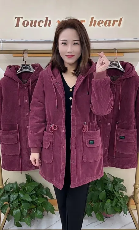 中长款妈妈洋气连帽条绒外套时尚休闲百搭新款外衣中老年女装