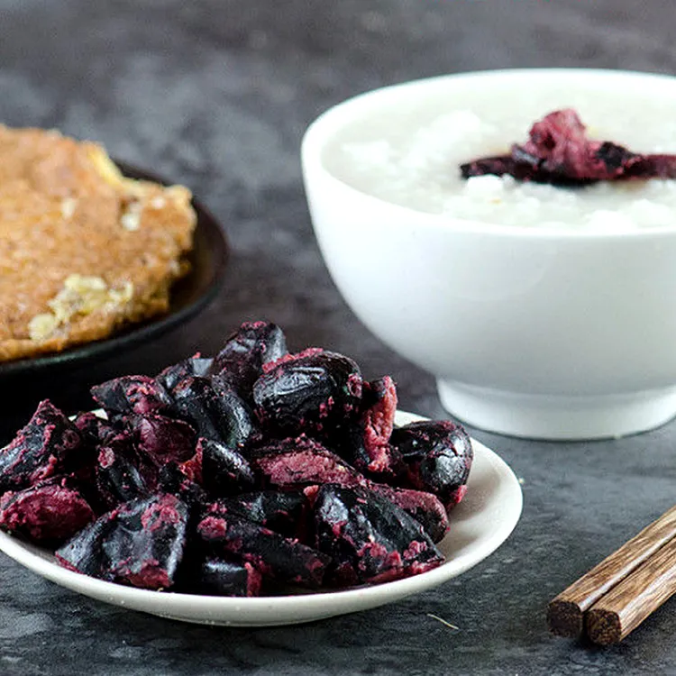 精选新鲜腌制切片咸香开盖即食咸榄角制作食用味道咸香黑橄榄产品