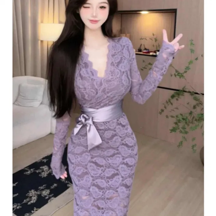 性感V领收腰显瘦蕾丝加绒毛连衣裙秋季新款修身显瘦包臀裙
