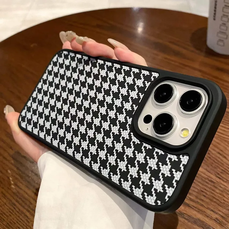 凯夫拉手机壳适用苹果15promax碳纤维千鸟格纹磁吸14pro防摔网红