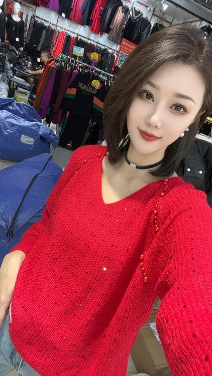 宽松毛衣女上衣2025新款韩版套头V领烫钻重工糖果针织衫女秋冬