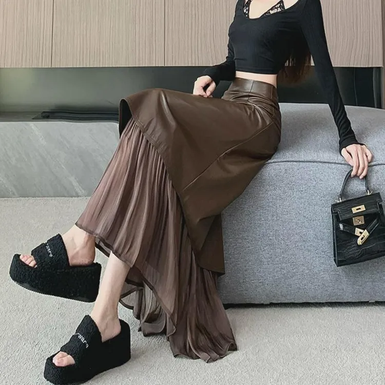 咖色PU皮半身裙女秋冬2024年新款高腰显瘦不规则a字中长款包臀裙