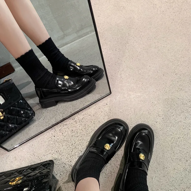 【苏茵茵爆款推荐】山茶花之恋~小金币扣厚底乐福鞋小皮鞋E3302056