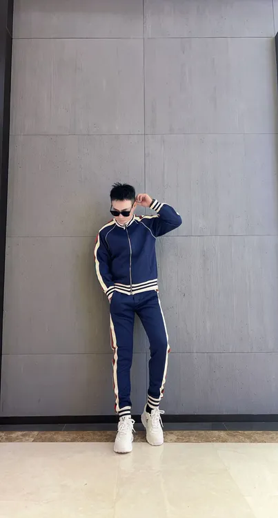 秋季新款时尚休闲百搭潮流立领撞秋季拼网红黑黑白运动男士套装