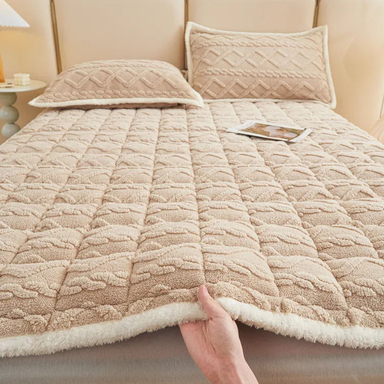 冬季塔芙绒床垫软垫加绒保暖款立体提花家用床护垫学生宿舍床褥垫