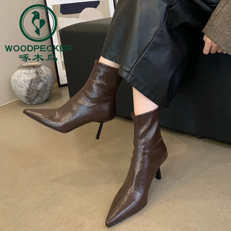 啄木鸟棕色高质感高跟短靴女2025新款欧美尖头细跟瘦瘦靴时装靴子
