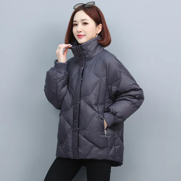 高端羽绒服女士短款2025新款妈妈大码轻薄时尚白鸭绒保暖立领外套