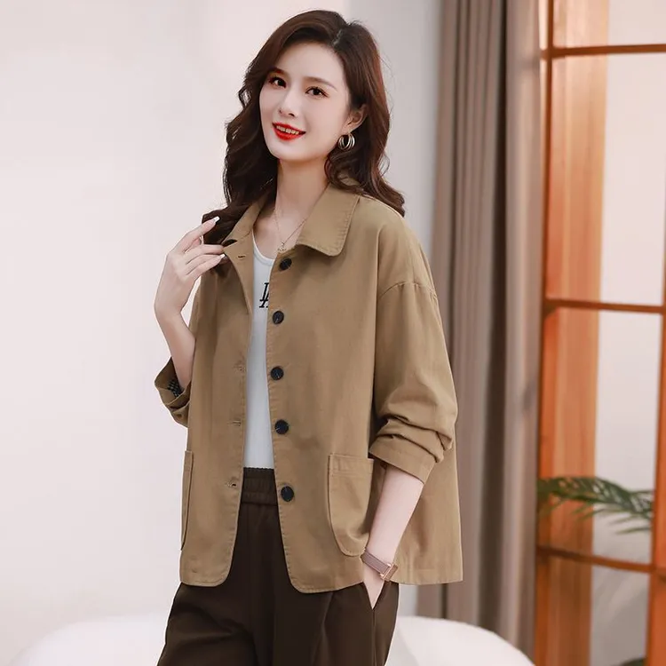 2025新款春秋季时尚减龄翻领外套女休闲中年妈妈短款夹克上衣大码