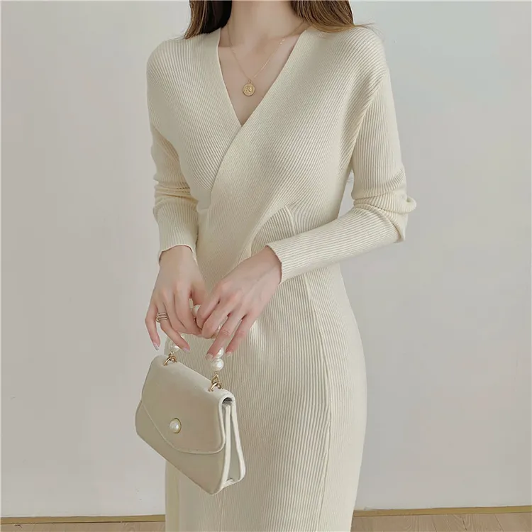 2023年秋冬新款针织毛衣连衣裙气质显瘦V领长裙设计感打底内搭裙