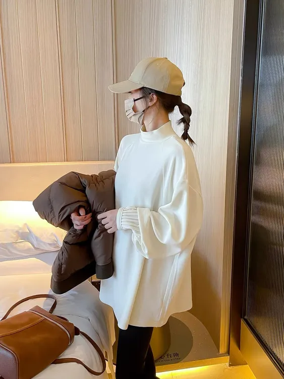 孕妇保暖德绒半高领打底衫2025秋冬中长款宽松慵懒风长袖T恤上衣