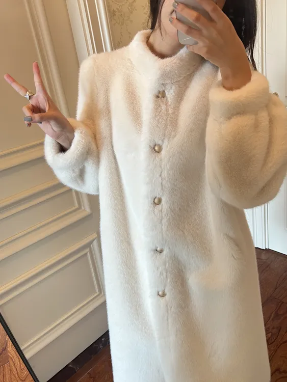 温婉少女”软糯显瘦品质毛毛外套