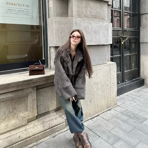 【富人区2.0】冬季高级感淡雅灰加厚短款獭兔毛外套