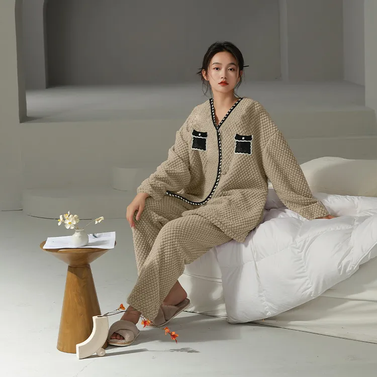 2025冬季原创时尚外穿加绒加厚女款家居服套装秋冬季宽松