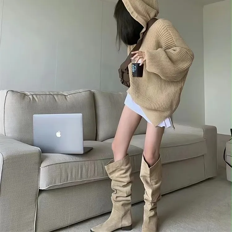 尖头长靴女复古绒面堆堆骑士靴秋冬粗跟西部长筒靴子高筒显瘦褶皱