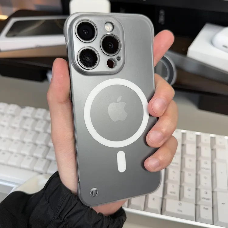 欧克里里无边框适用苹果16/15磁吸手机壳iPhone14/13裸机感12/11
