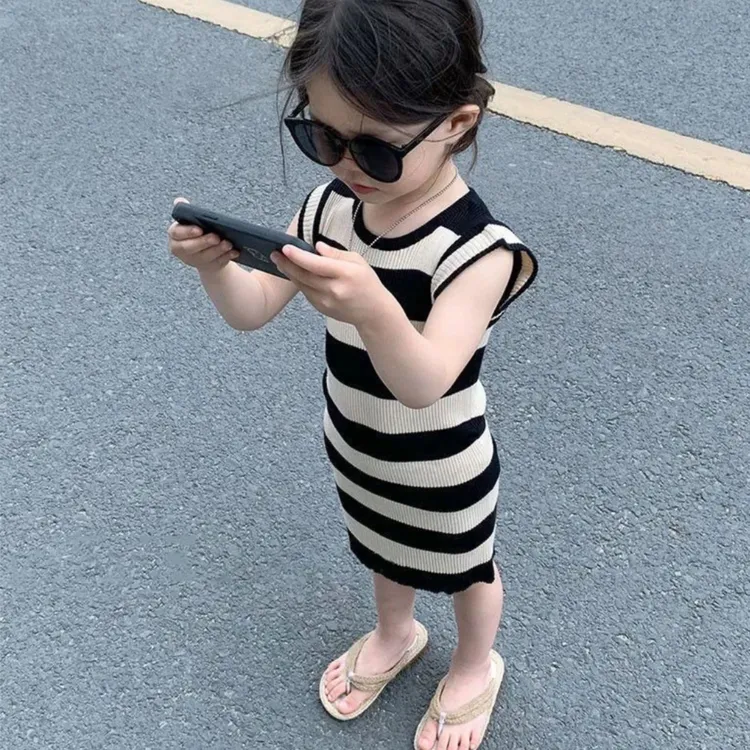 女童夏季冰丝背心连衣裙新款洋气时髦儿童宝宝条纹针织女童背心裙