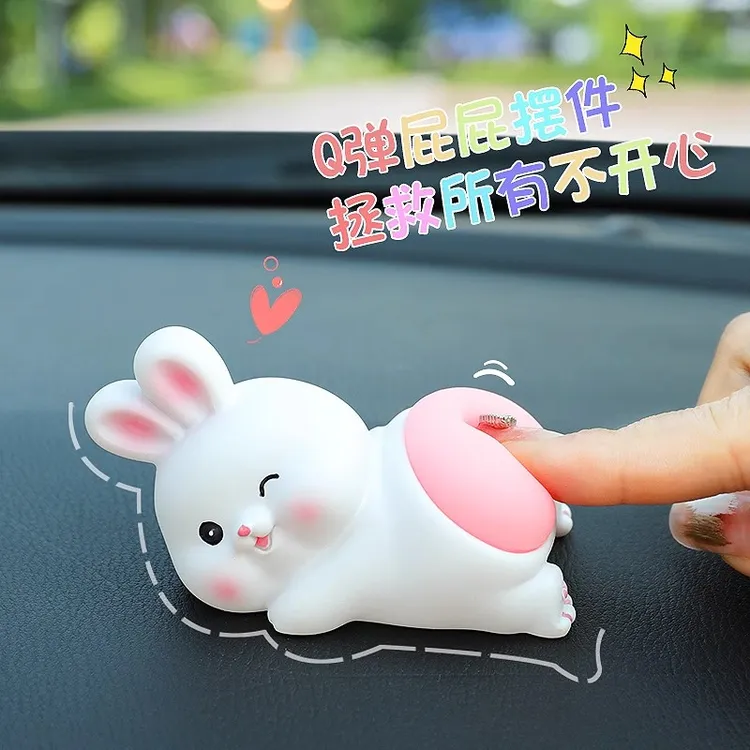 25新款车载卡通小猪解压摆件中控台摆件可爱汽车摆件装饰网红爆款
