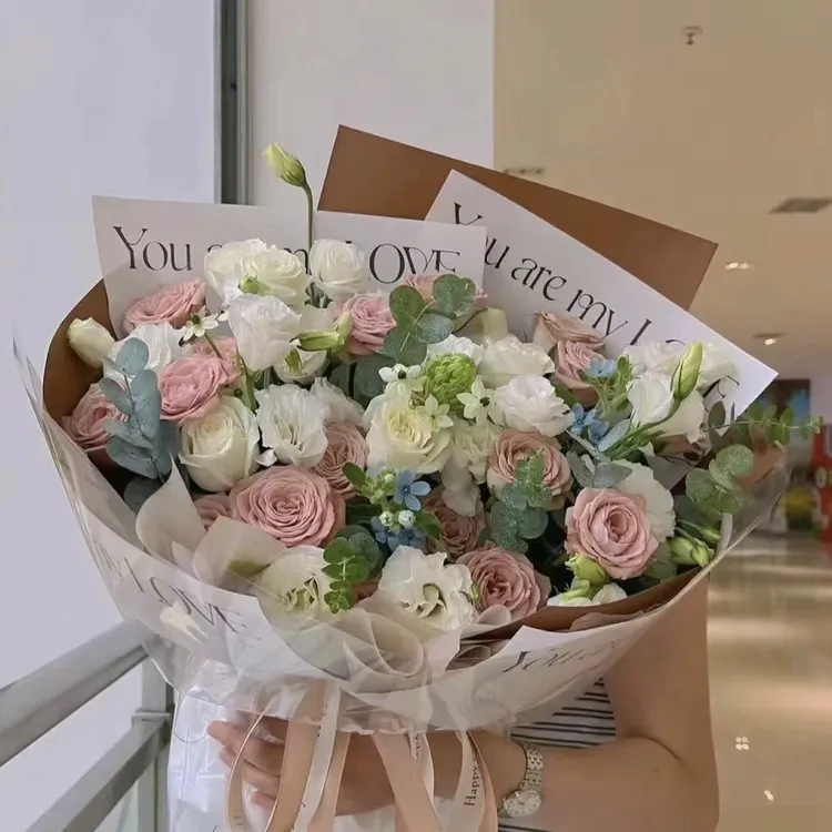 卡布奇诺白玫瑰高级混搭花束十堰同城鲜花配送送闺蜜网红花束生日