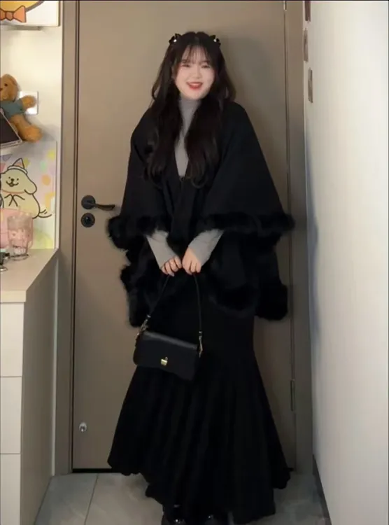 秋冬针织毛毛感高级披肩+灰色半高领抽褶显瘦打底+鱼尾半身裙套装