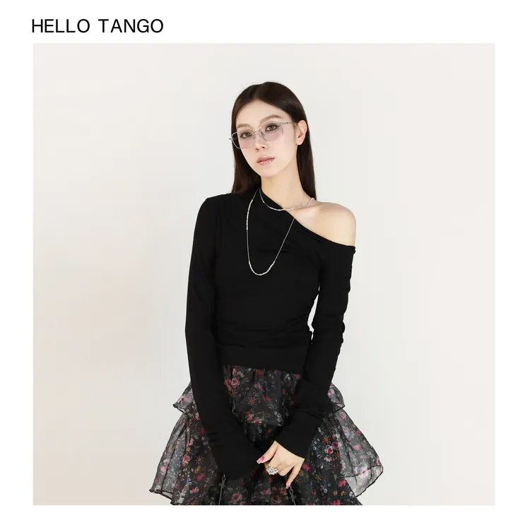 HELLOTANGO《香肩小心机》小众设计辣妹纯色斜领露肩长袖T恤84332#