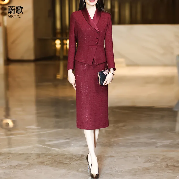 2025秋冬新款酒红色轻奢高级感气质显瘦假两件连衣裙1291