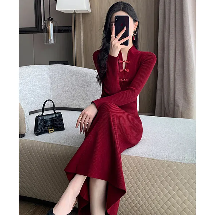 新中式国风绝美小裙子高级感复古素雅气质红色盘扣针织打底连衣裙