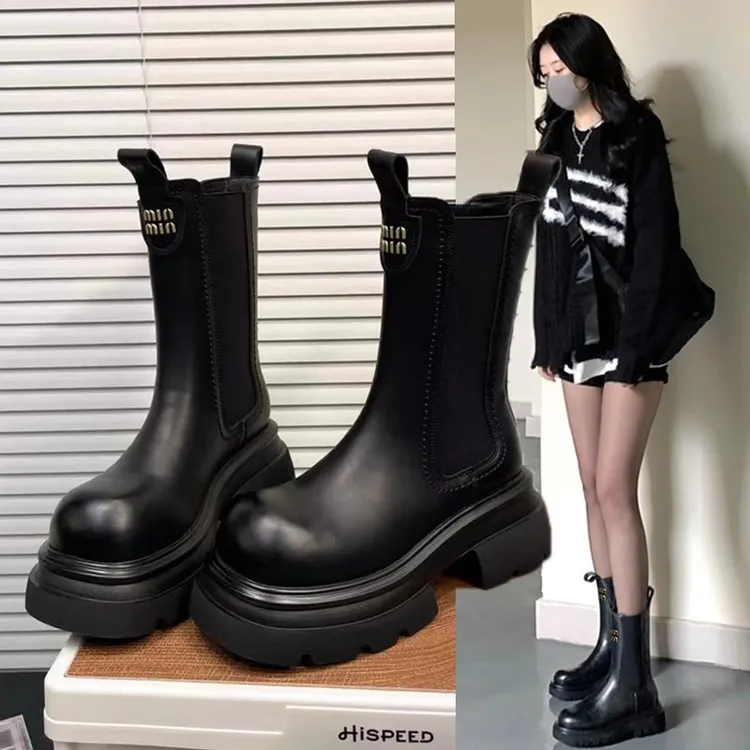 黑色字母中筒靴子2025秋冬新款加绒厚底百搭短筒马丁靴机车烟筒靴