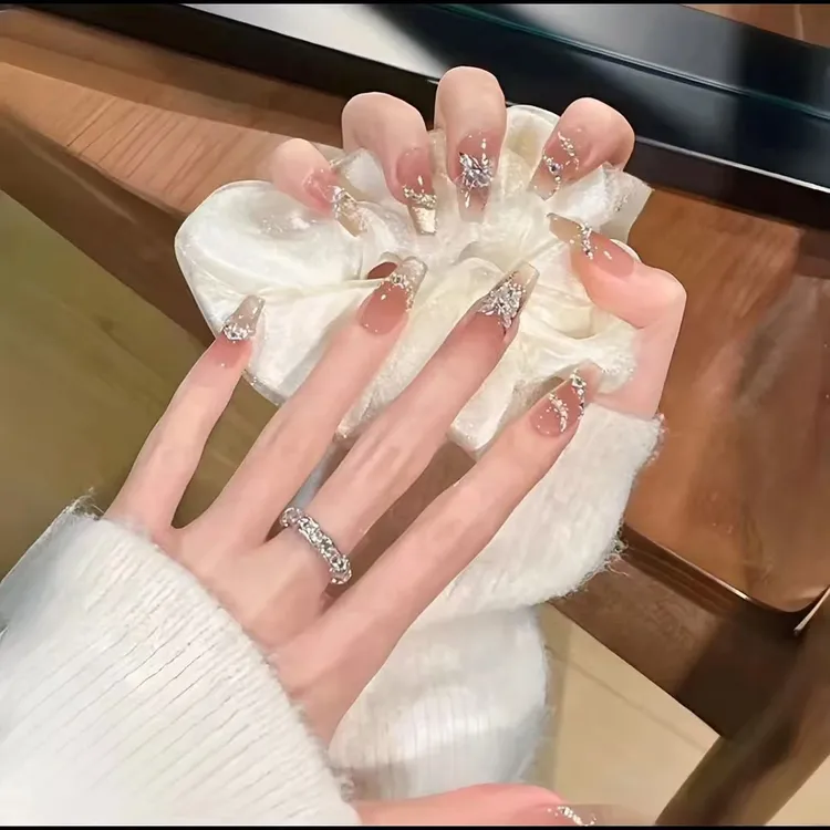 【歌赋女神】新款高级感穿戴接成品新娘婚甲ins指甲贴片显白美甲