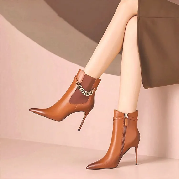 复古黑色尖头短靴今年春秋新款时尚细高跟潮流行靴子女上班鞋子