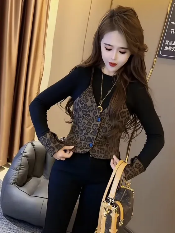 网红爆款时尚假两件上衣女2025秋冬新款欧货豹纹假两件小衫气质潮