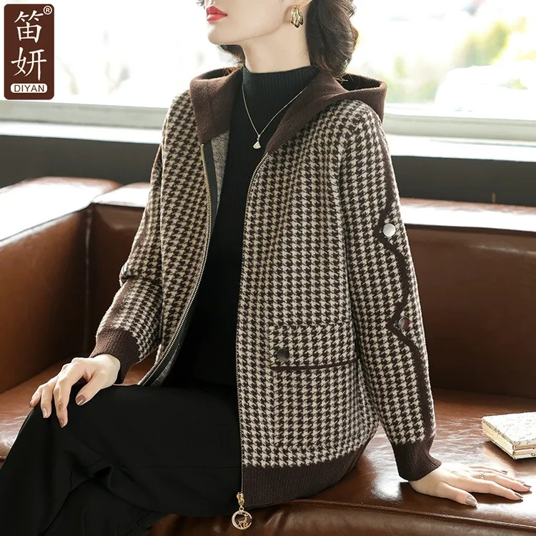 中年妈妈千鸟格呢子外套春装洋气2025新款中老年女装春秋时尚上衣