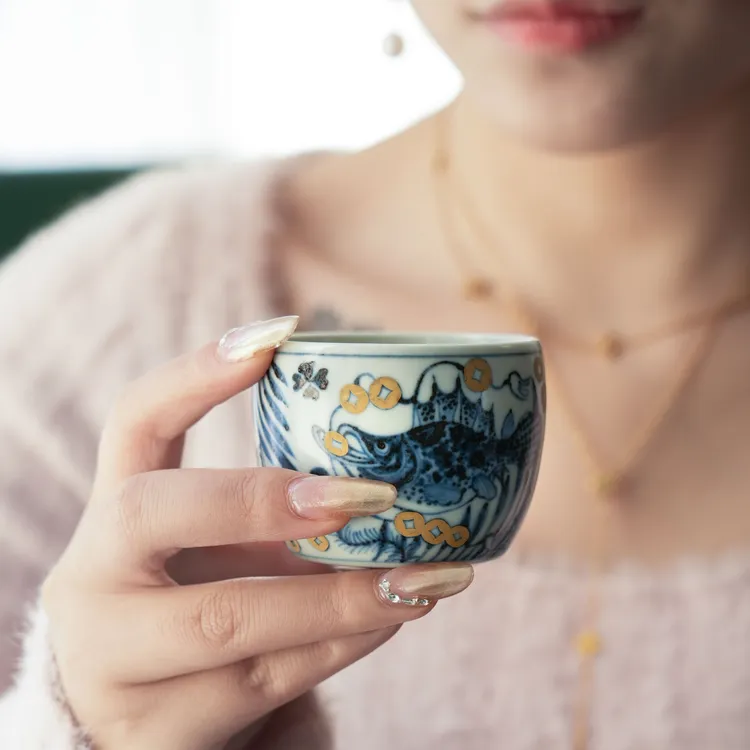 莲画堂 青花鱼藻铜钱杯