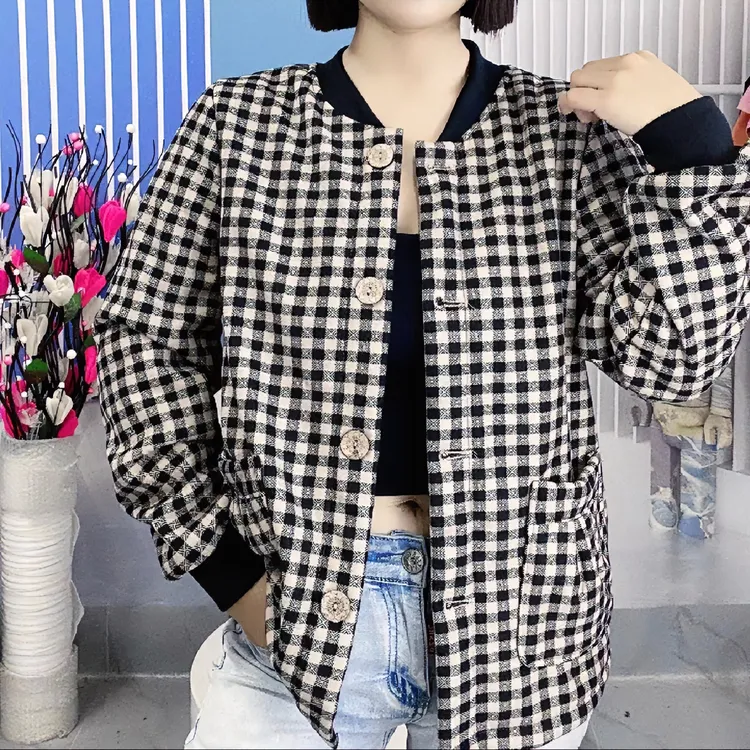 一体绒秋冬新款外套格子洋气休闲大码宽松保暖外套女妈妈百搭外套