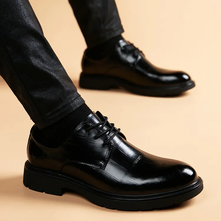 男士皮鞋男商务休闲春秋款透气英伦百搭正装软底增高结婚新郎男鞋