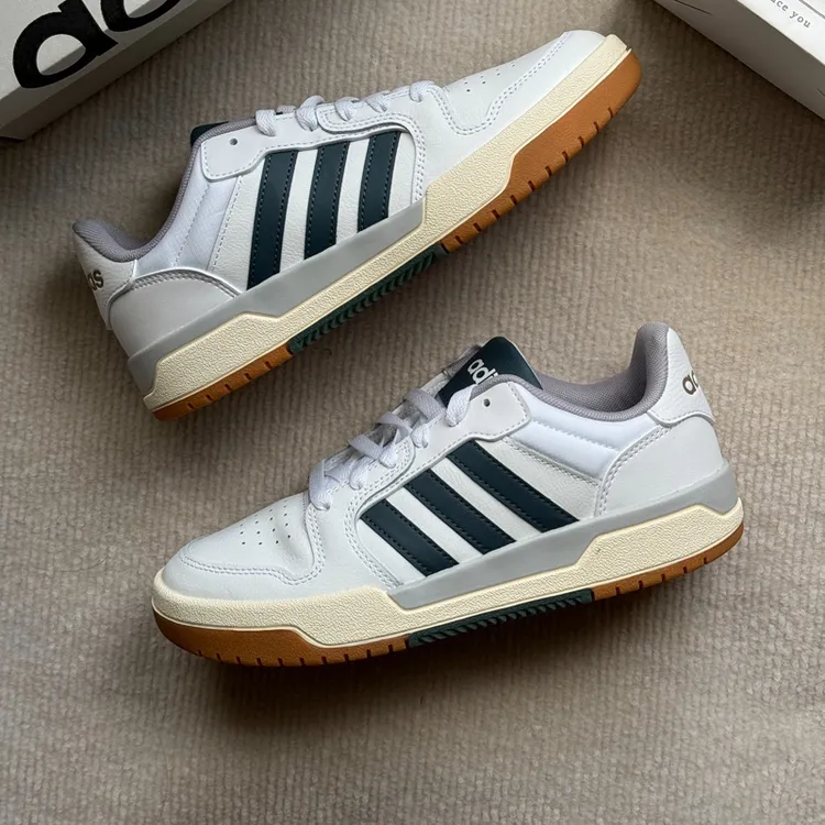 正品Adidas阿迪达斯ENTRAP男女秋冬季低帮防滑运动休闲板鞋JR7984