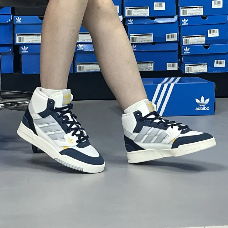 （直播断码专属）正品Adidas阿迪达斯三叶草百搭复古休闲板鞋FZ5702