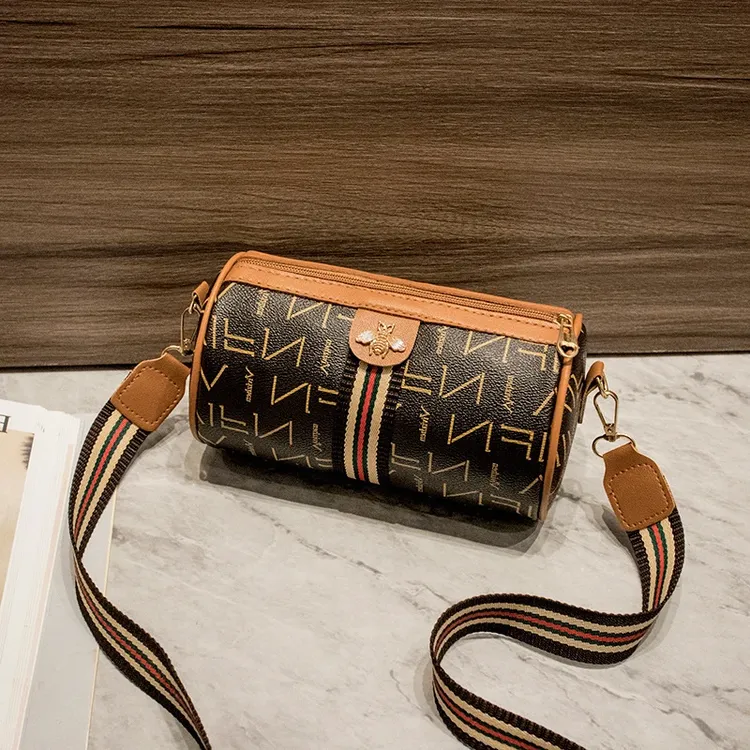 X16新款爆款枕头包包女士斜挎包时尚休闲小挎包潮款斜跨小包包