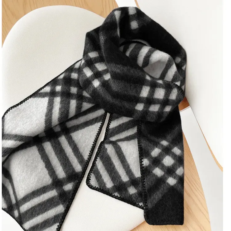 内蒙古羊毛格子围巾披肩旅游必备款大牌围巾洋气高档2025年新款