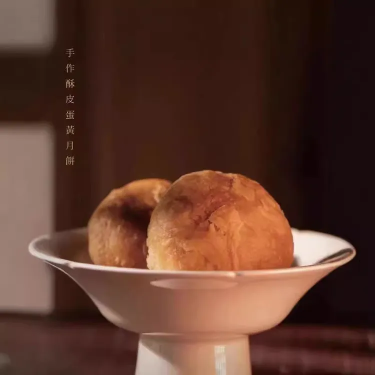 纯手工制作口感零添加酥皮蛋黄莲蓉月饼散装酥到掉渣莲蓉蛋黄