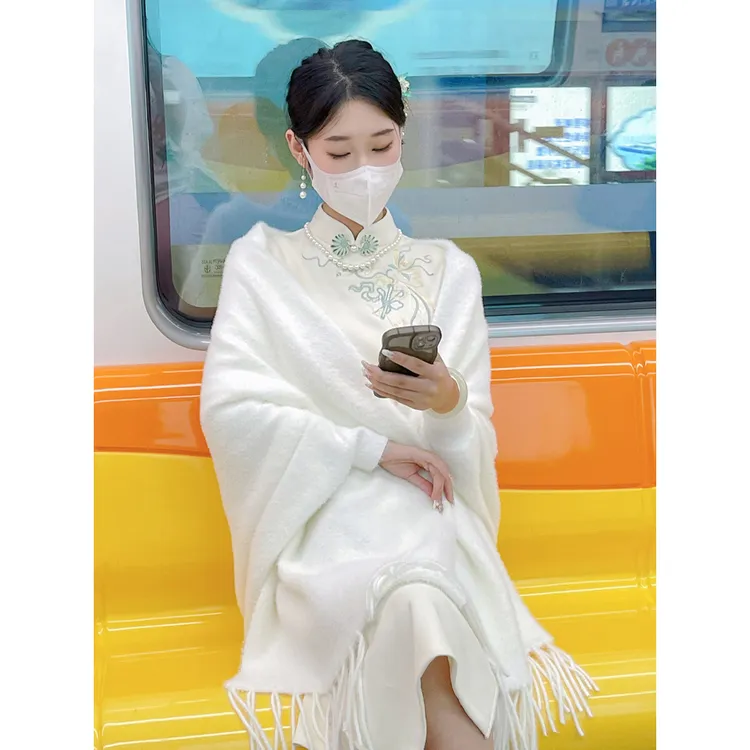 旗袍披肩水貂绒女白色外套2025秋冬新款加厚斗篷气质高端搭配开衫