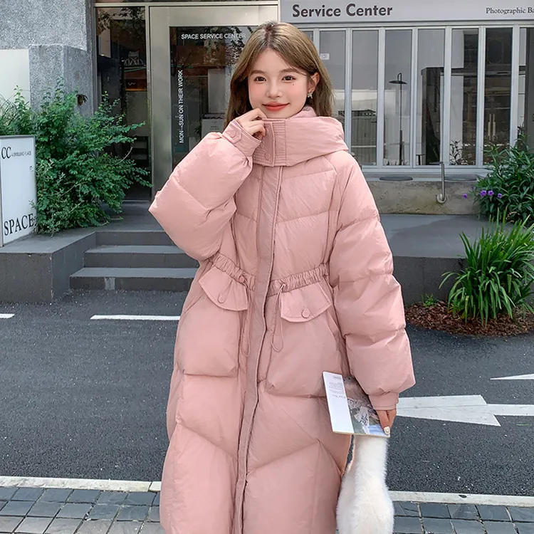 2024年冬季新款白鸭绒中长款女加厚保暖斜口袋连帽羽绒服斜口袋