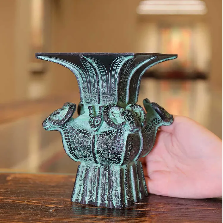 四羊方尊青铜器复古摆件客厅酒柜办公室装饰摆设品商务收藏礼品