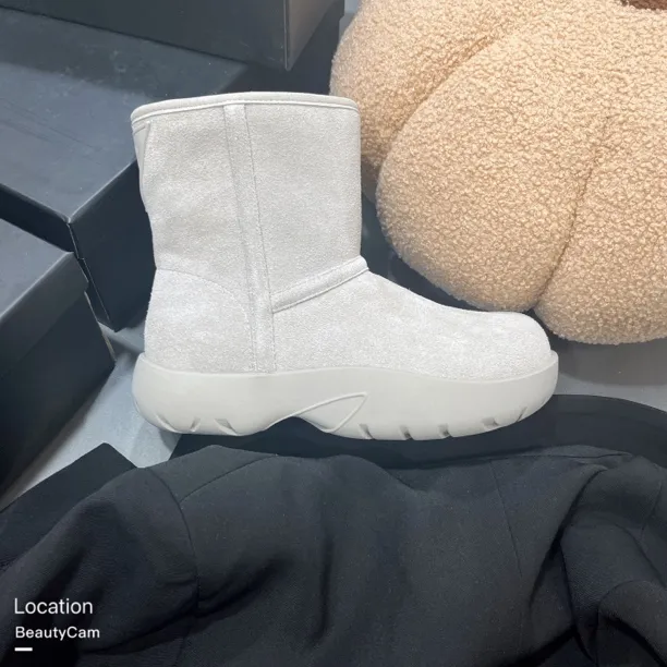 羊皮毛一体灰白色雪地靴高级感厚底防滑百搭保暖洋气短靴