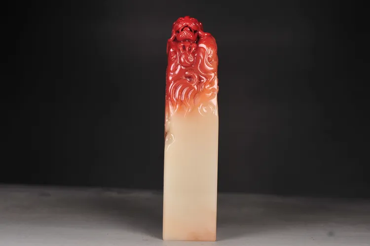 寿山石～巧色老性芙蓉龙钮